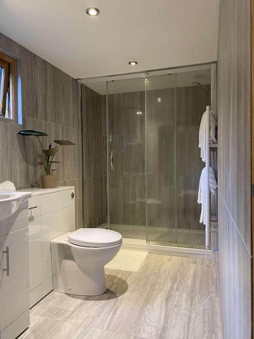 Cosy 1 Bedroom Country Lodge With Free Parking Watlington  Bagian luar foto