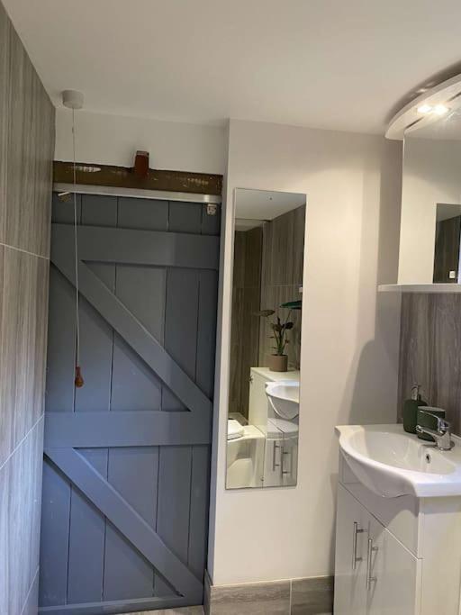Cosy 1 Bedroom Country Lodge With Free Parking Watlington  Bagian luar foto
